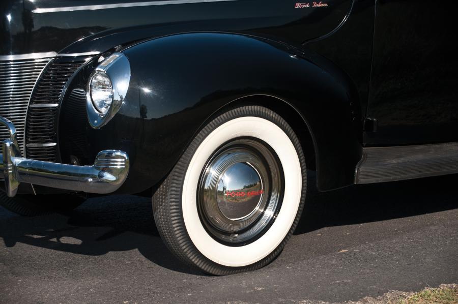  Ford DeLuxe Eight Tudor Hardtop 1940 года  (фото 11 из 13)